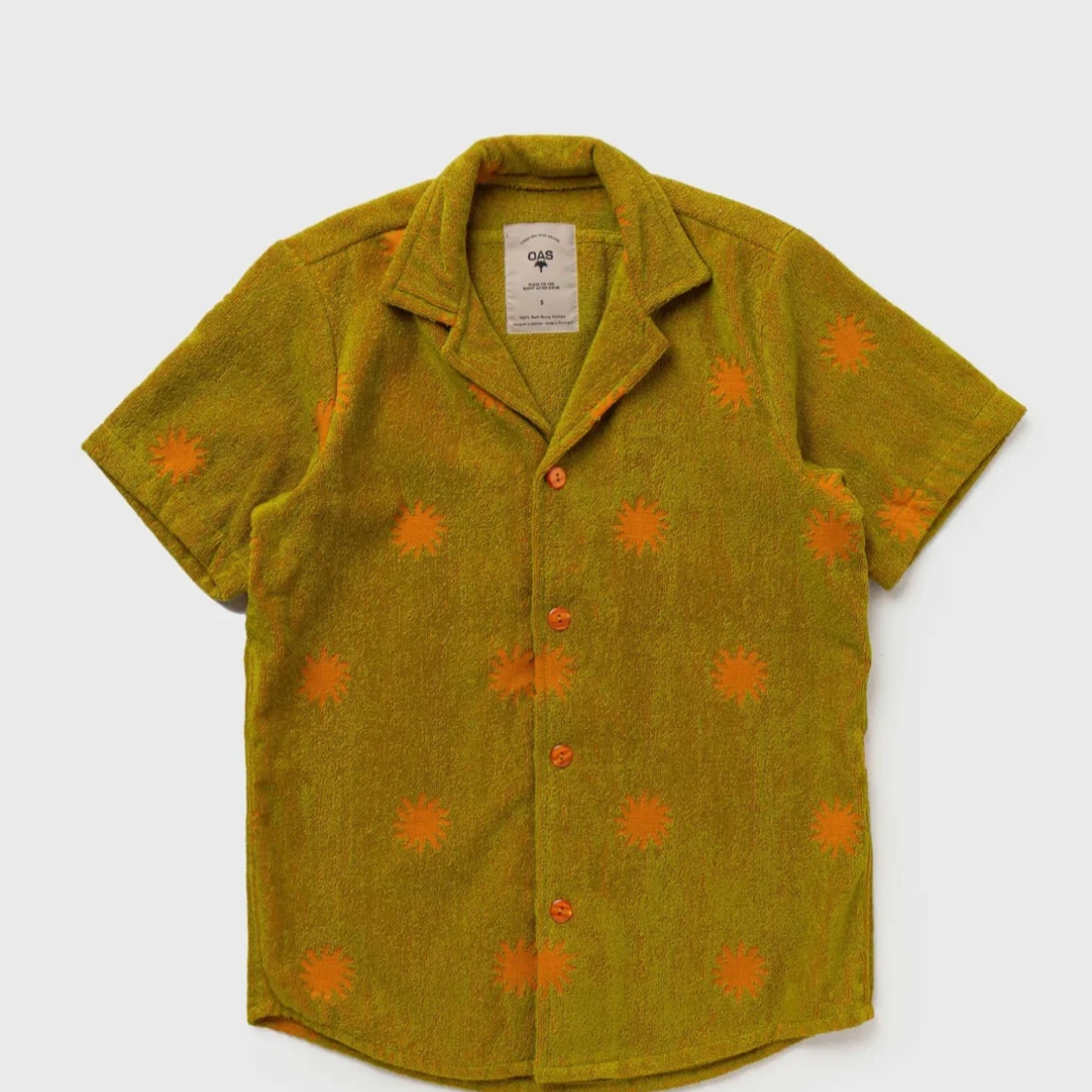 Grön frottéskjorta med orange mönster från OAS - 1