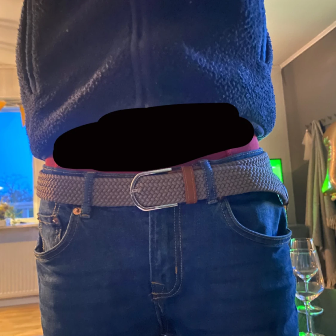 Grått flätat bälte med bruna skinn-detaljer - 2