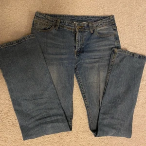 Jeans Brandy Melville  - Aldrig använda, köptes från Vinted men passade tyvärr inte. Ingen täcken på användning så mycket bra skick! Skriv för fler bilder eller funderingar🌸