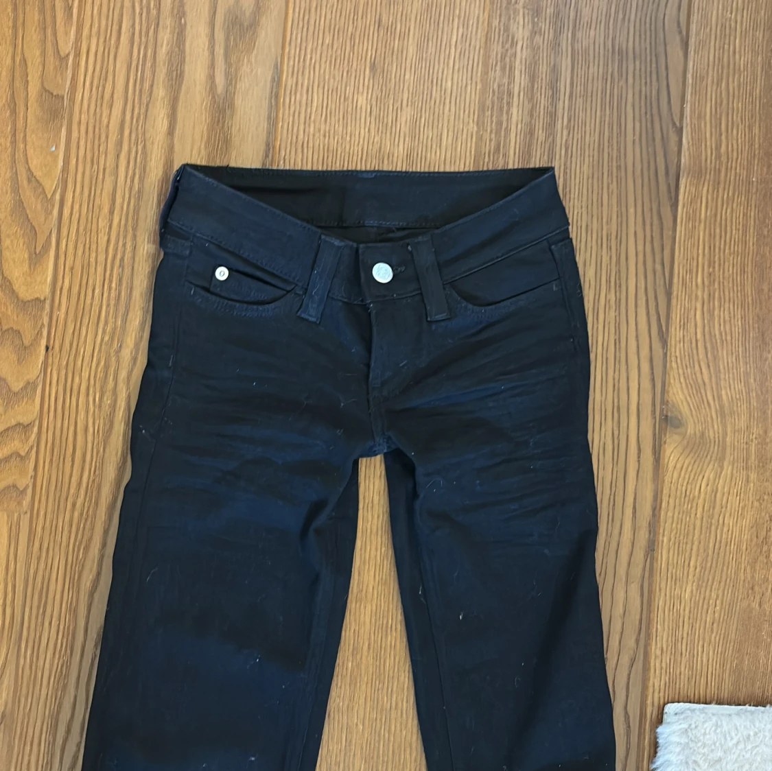 Svarta bootcut jeansbyxor - 2