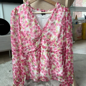 Blus - Somrig blus, aldrig använd