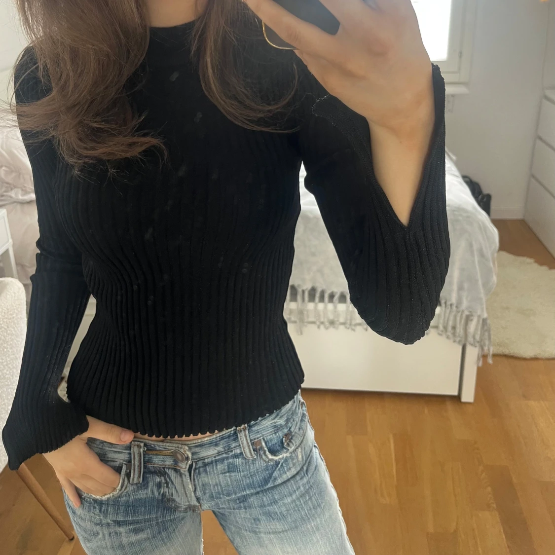 Stretchig svart tröja