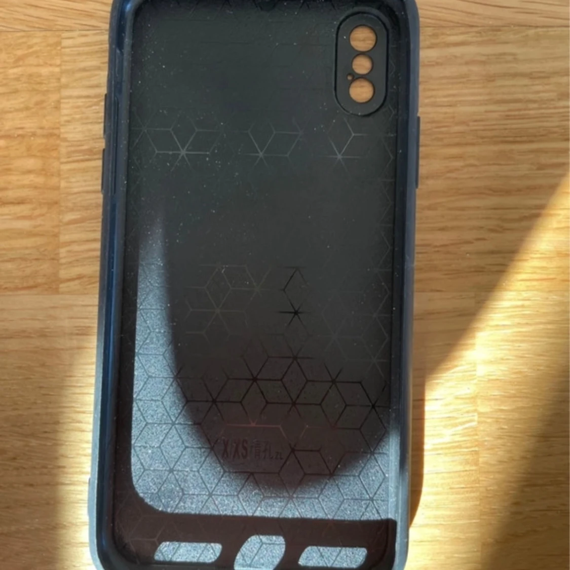 Svart mobilskal med dödskallemotiv - 1