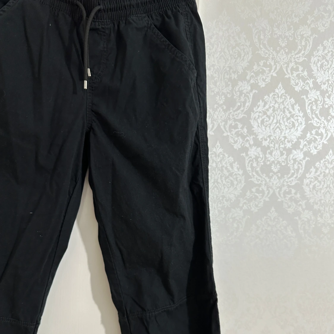 Svarta cargopants med dragsko - 1