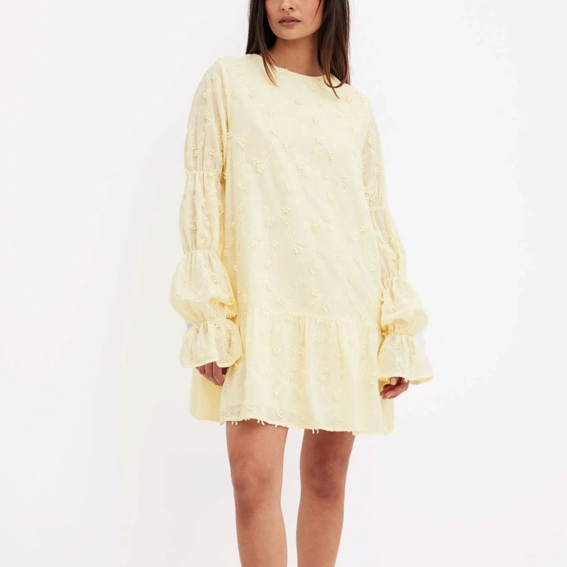 Ljusgul klänning - 1