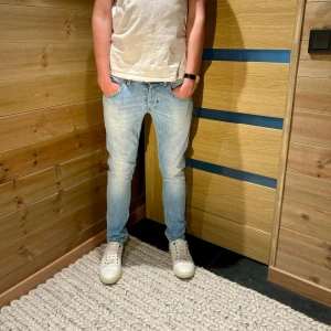 Dondup jeans  - Tja säljer just nu dessa feta jeans från dondup i modellen Richie (sitter som George) modellen är 183-(70kg). Skriv för fler frågor/bilder. Kan sänka pris vid snabb affär 
