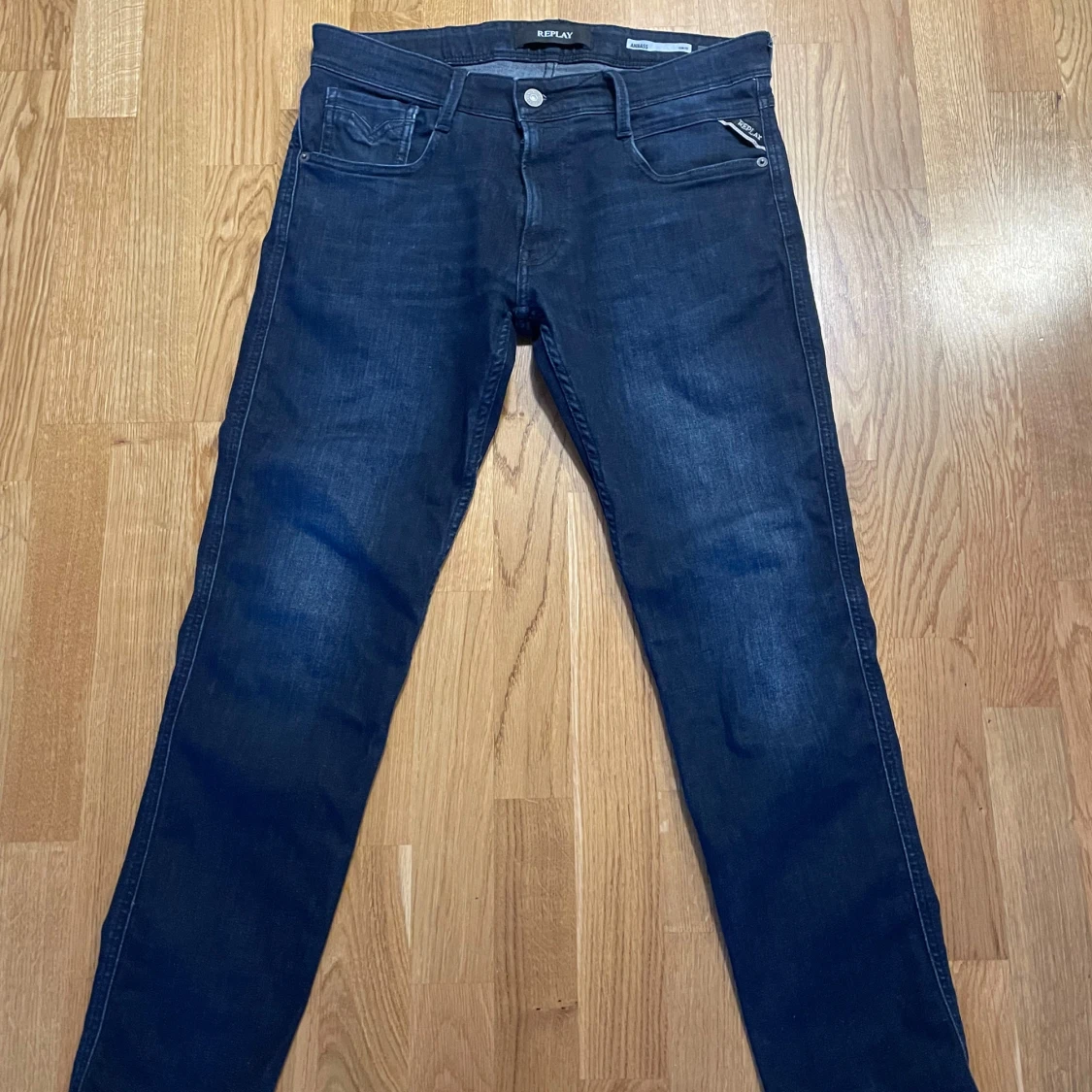 Mörkblå jeans från Replay - 1