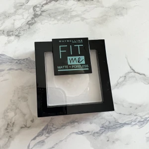 Maybelline Fit Me Matte + Poreless puder - Testa 1-2 ggr.    Mycket kvar 