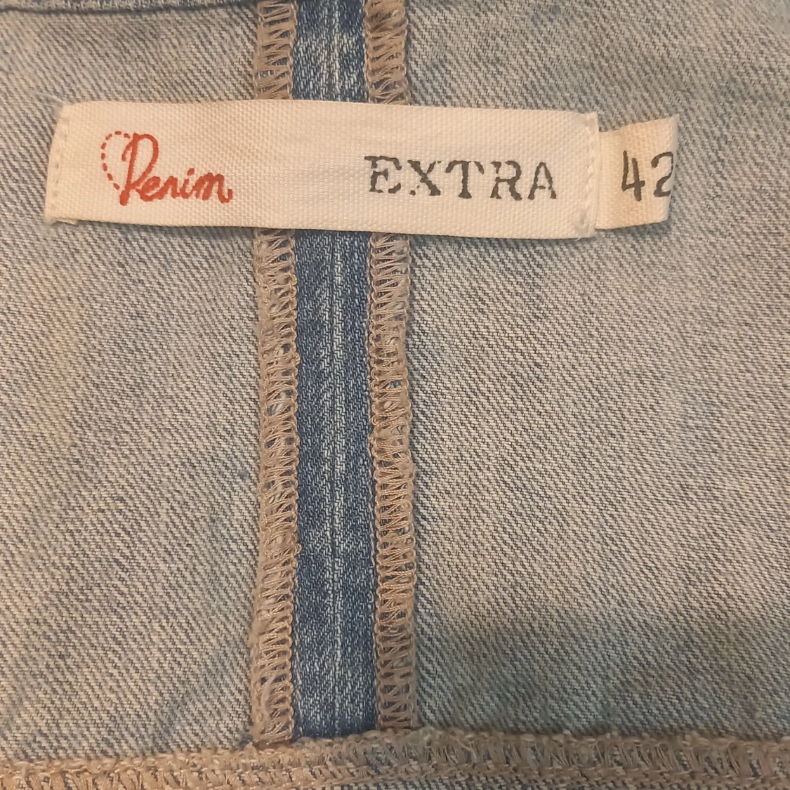 Ljusblå jeansjacka från Renim Extra - 3