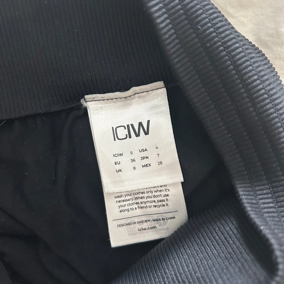 Svarta leggings från ICANIWILL - 1