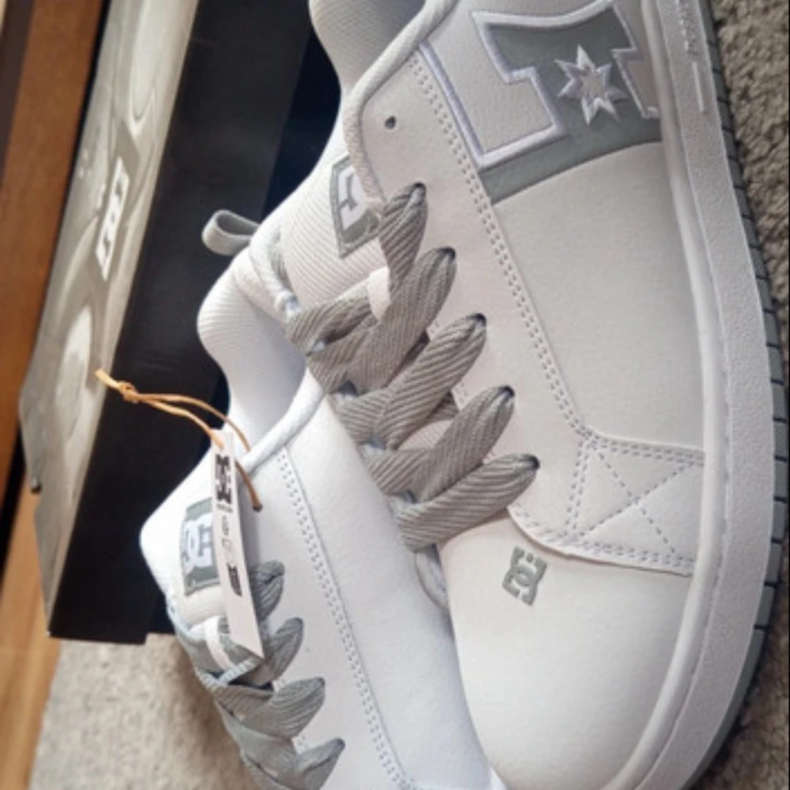 DC Shoes Court Graffik - White and Grey - 1