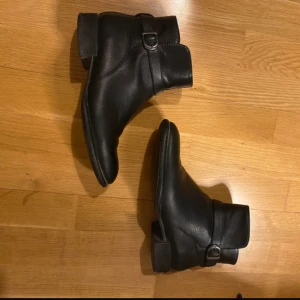 Vagabond stövletter i skinn - Är i fint använt skick