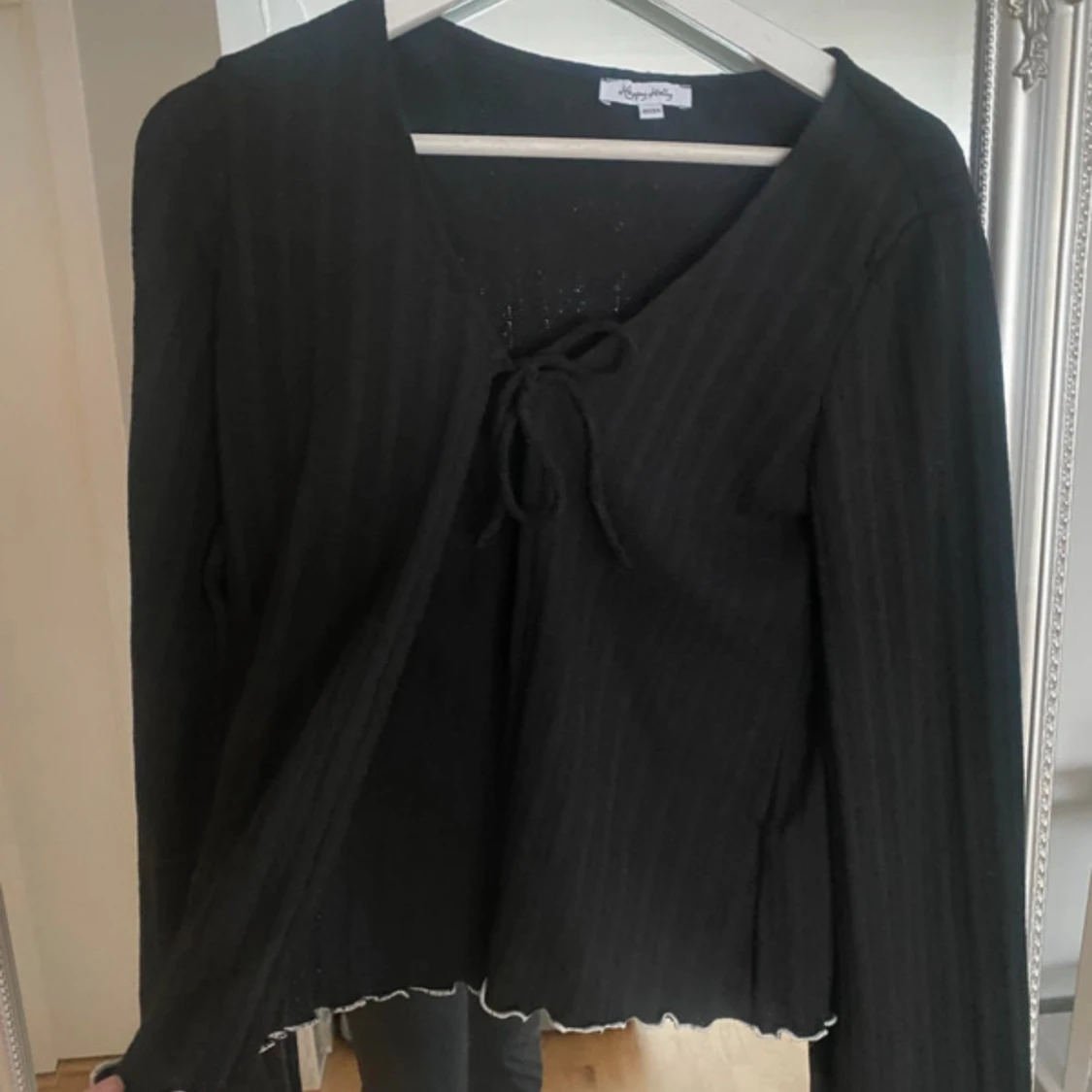 Svart ribbad knytblus/kofta - 2