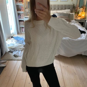 Stickad tröja - Stickad tröja