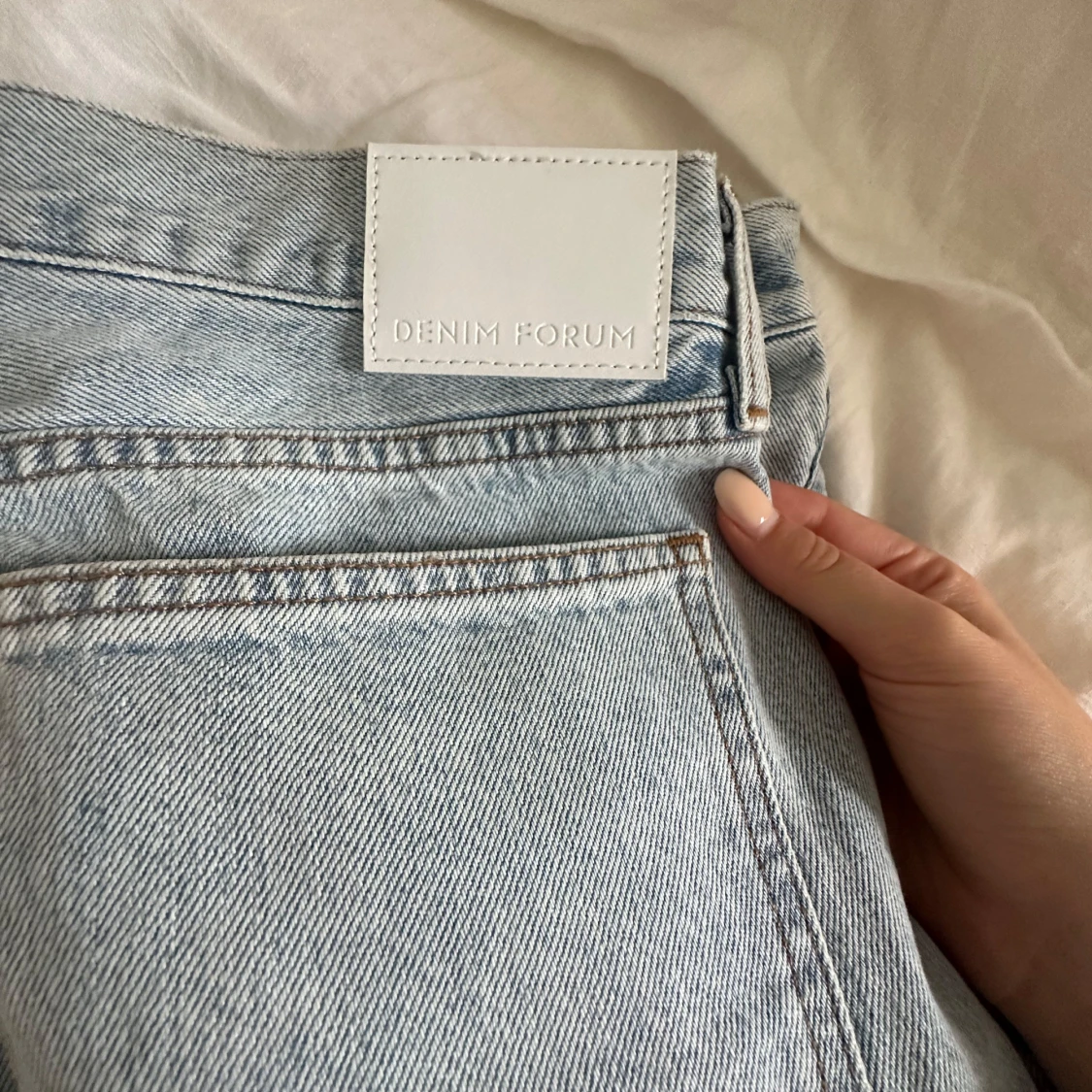 Ljusblå wide jeans från Aritzia - 3