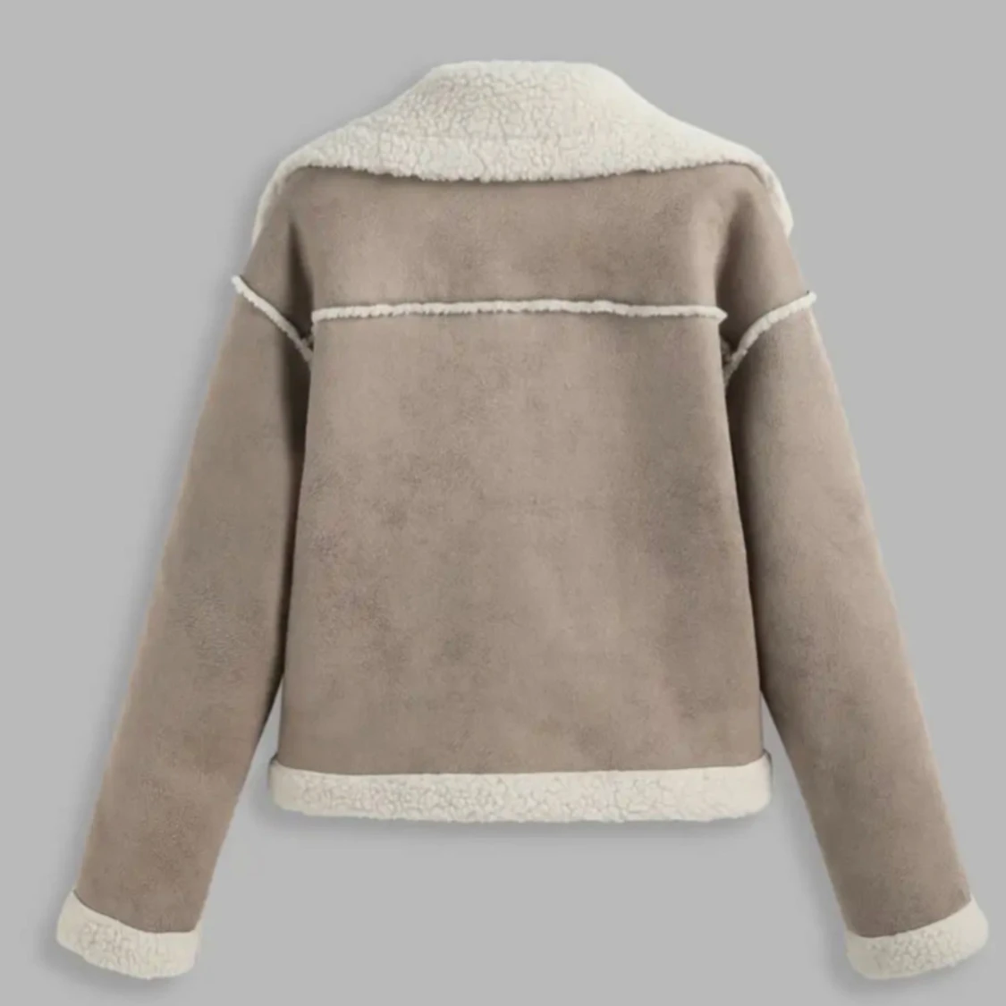 Beige teddyjacka från Cider