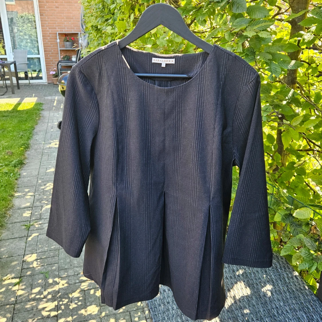 Rutig svart blus från Rabalder