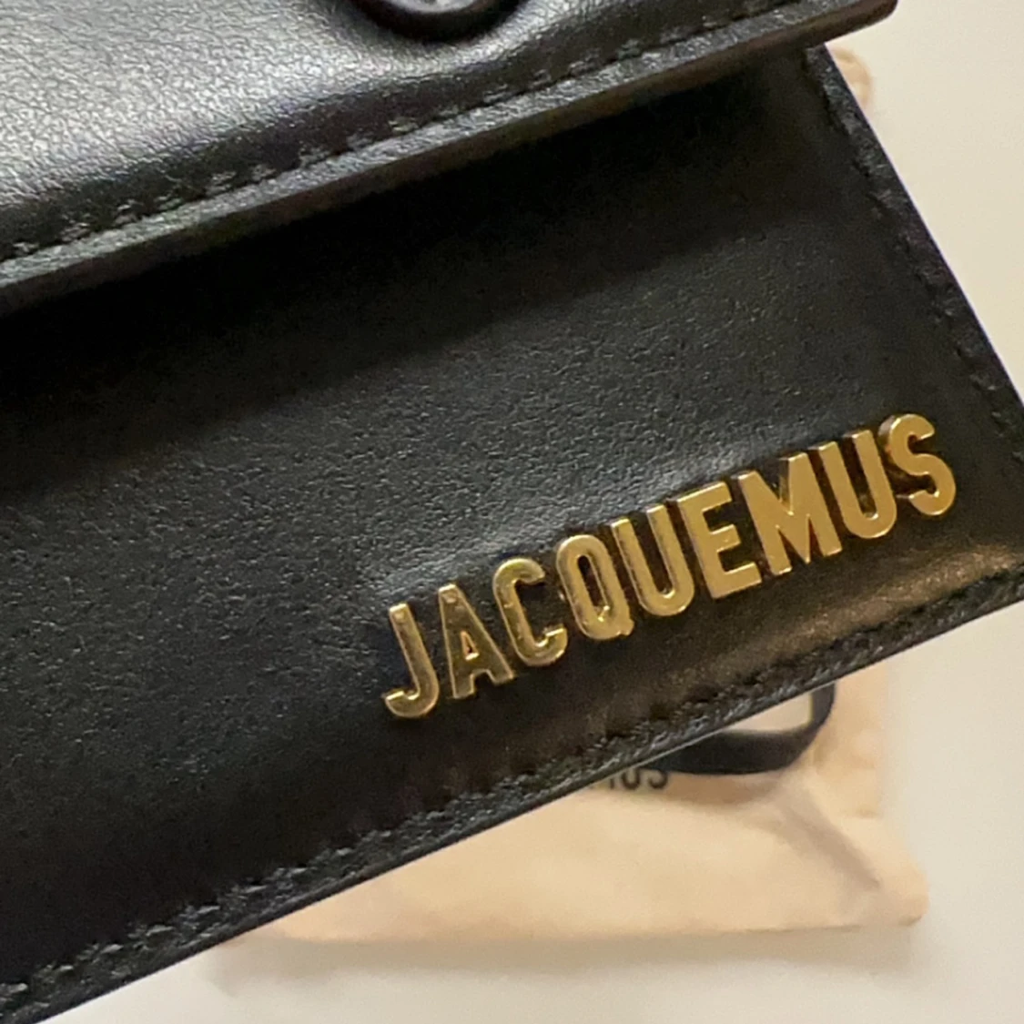 Jacquemus svart minihandväska i skinn - 4