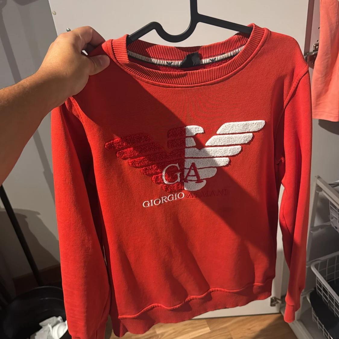 Röd sweatshirt från Armani Jeans M