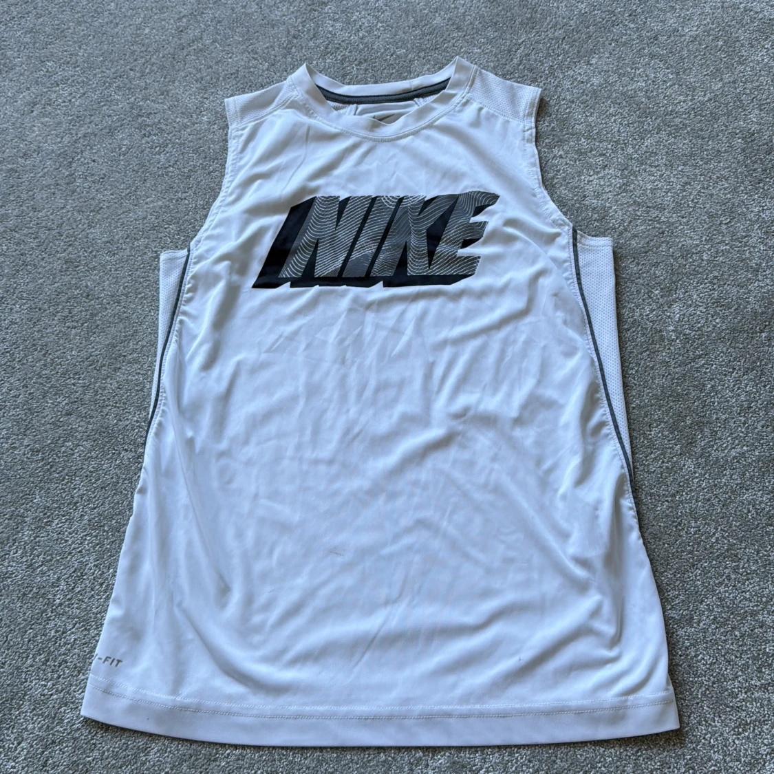 Sportlinne i vitt från Nike