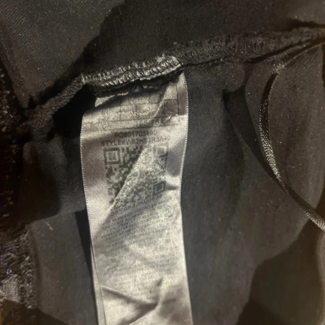 Svart spetskorsett från Guess XS - 3