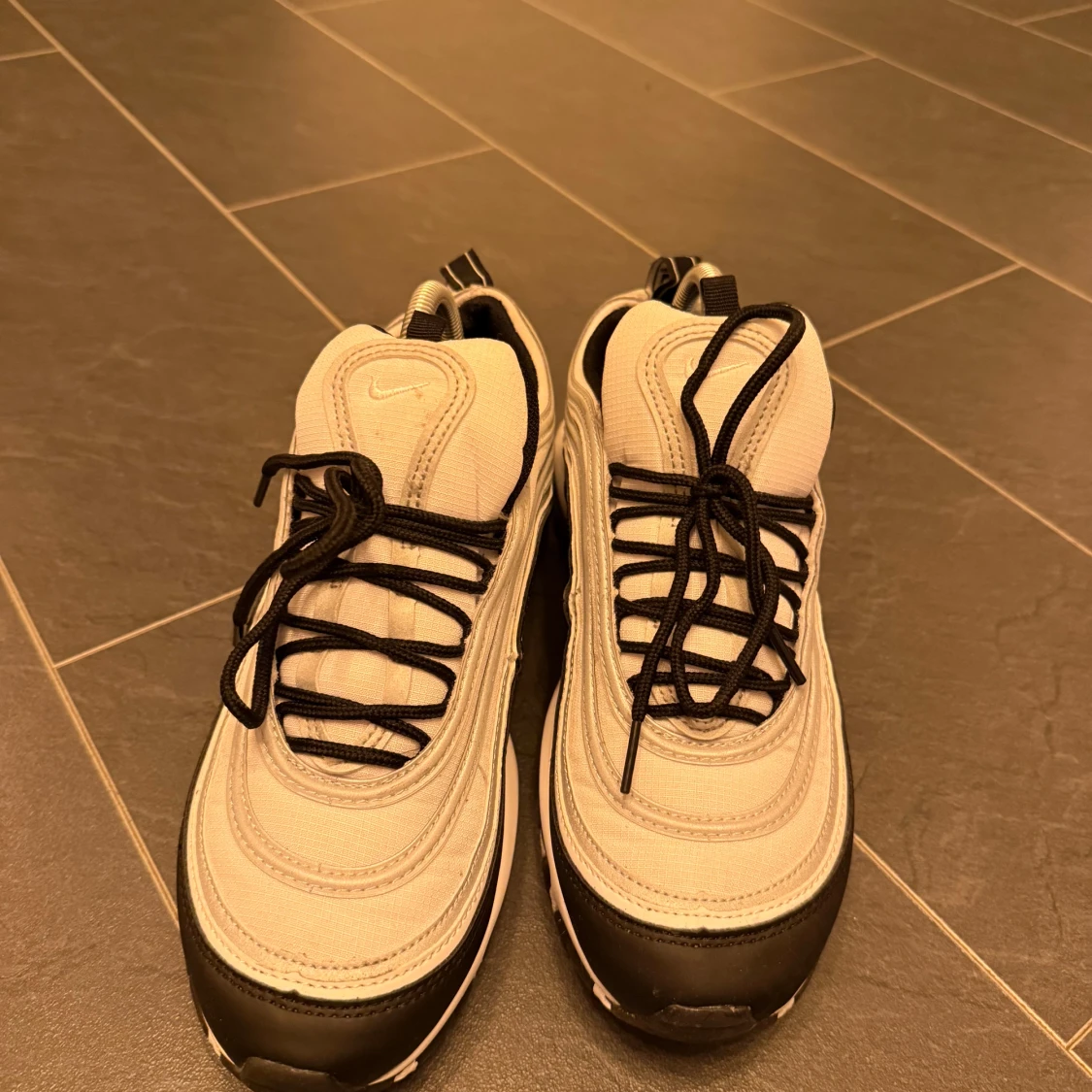 Nike Air Max 97 svart/vit sneakers - 2