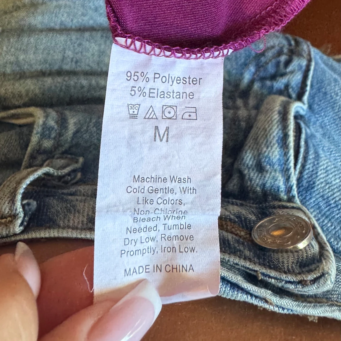 Lila spetsklänning med rosett - 2