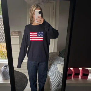 Tröja blå  - Jättefin tröja, nästan aldrig använd och jätte lik Ralph laurens