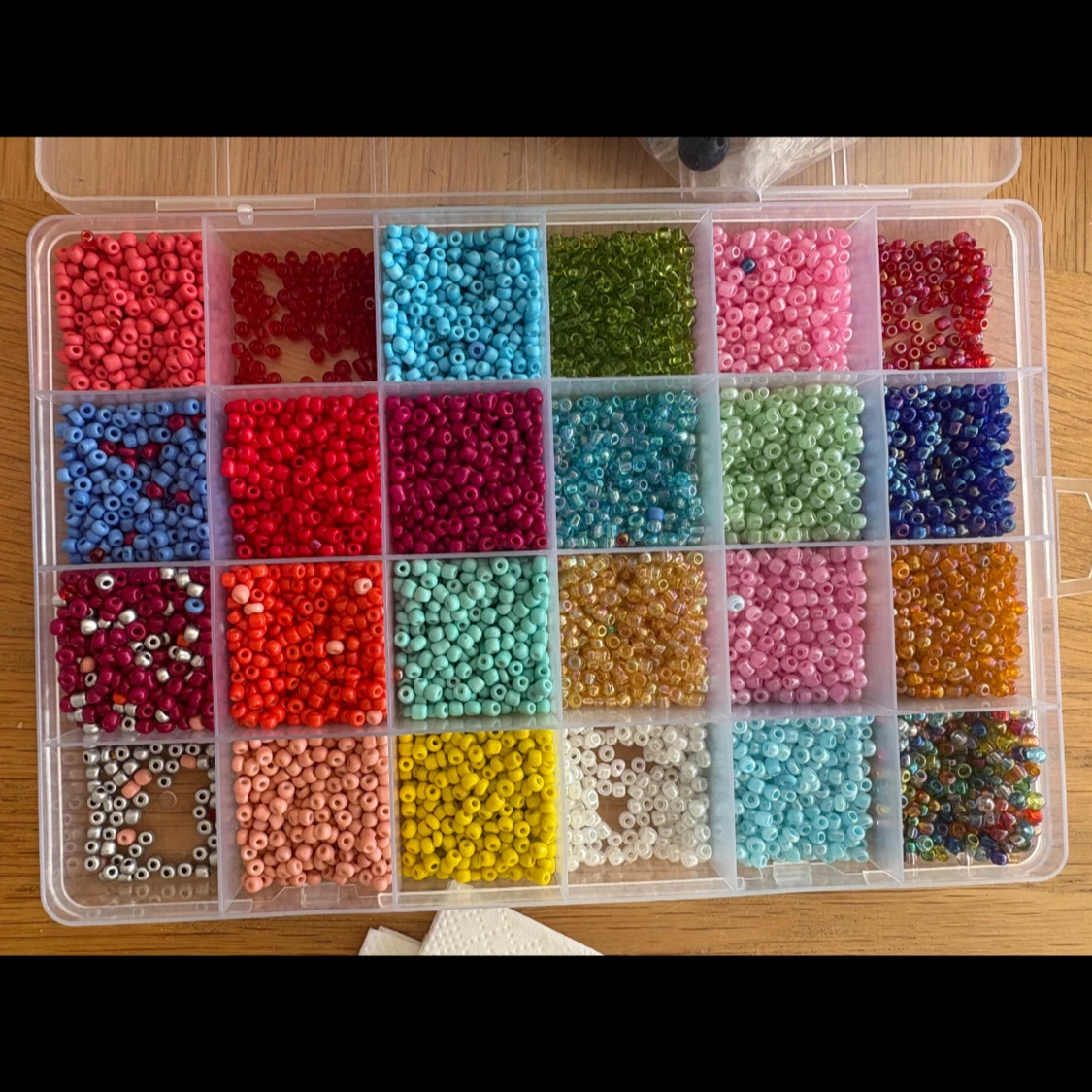 pärlhalsband med locker - 3