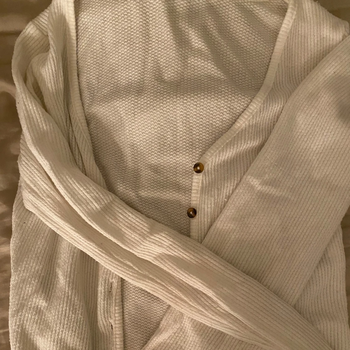 Vit ribbad kofta från FB Sister