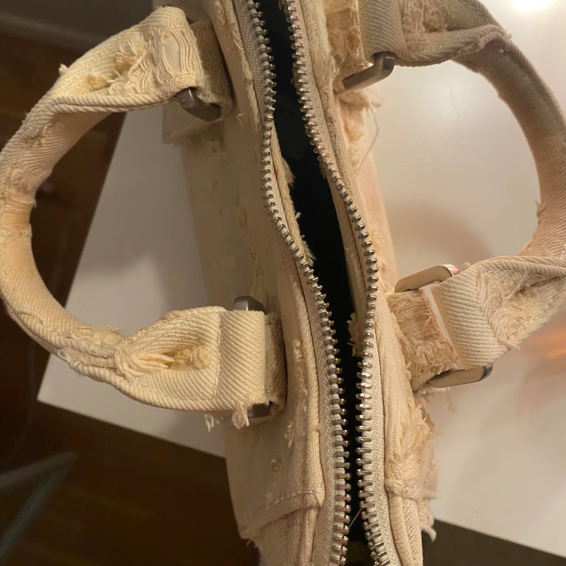 Beige jeans handväska med kedja - 2