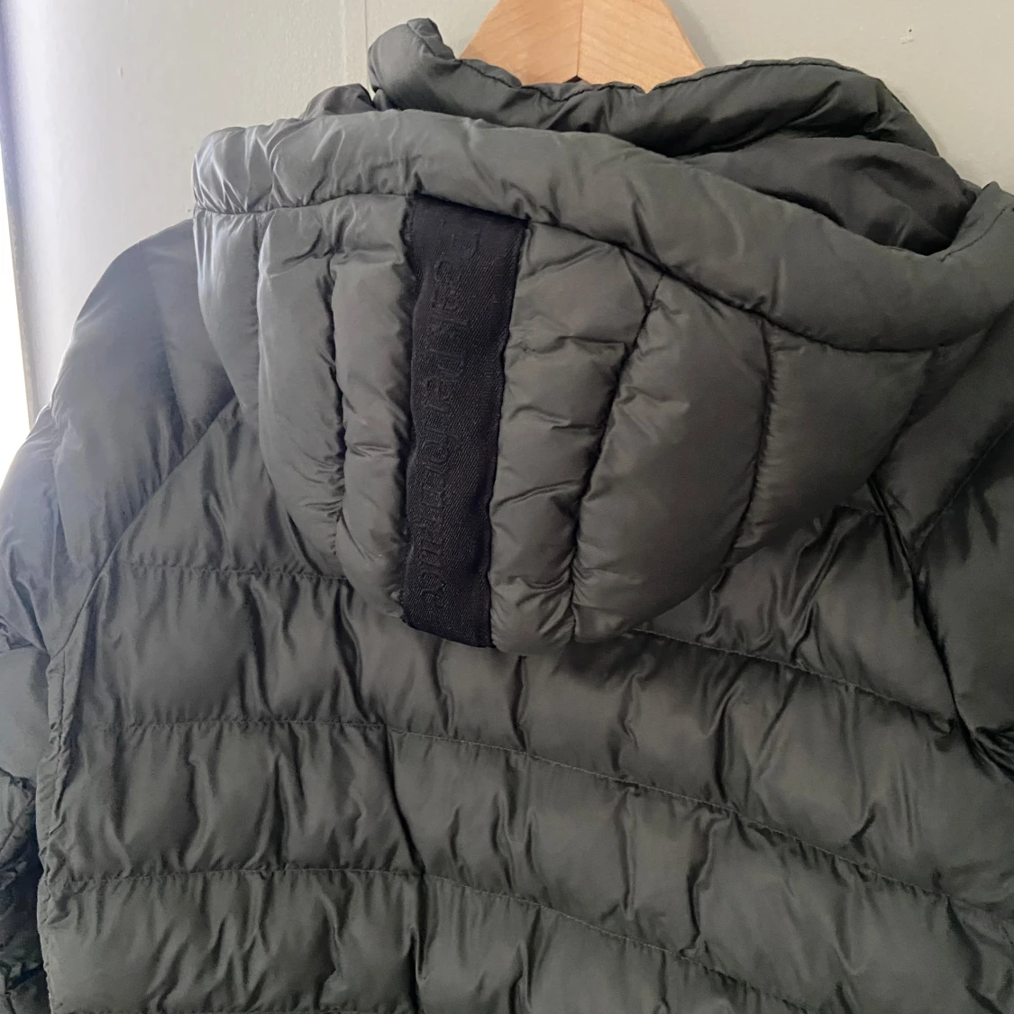 Svart dunjacka Peak Performance - 3