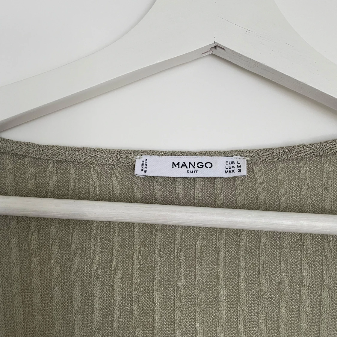 Ribbad omlottopp från Mango - 1