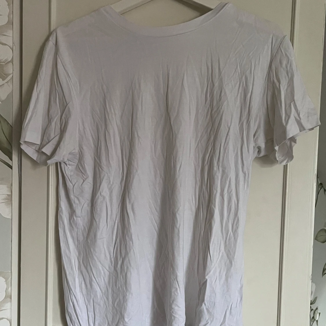 Vit basic t-shirt i bomull