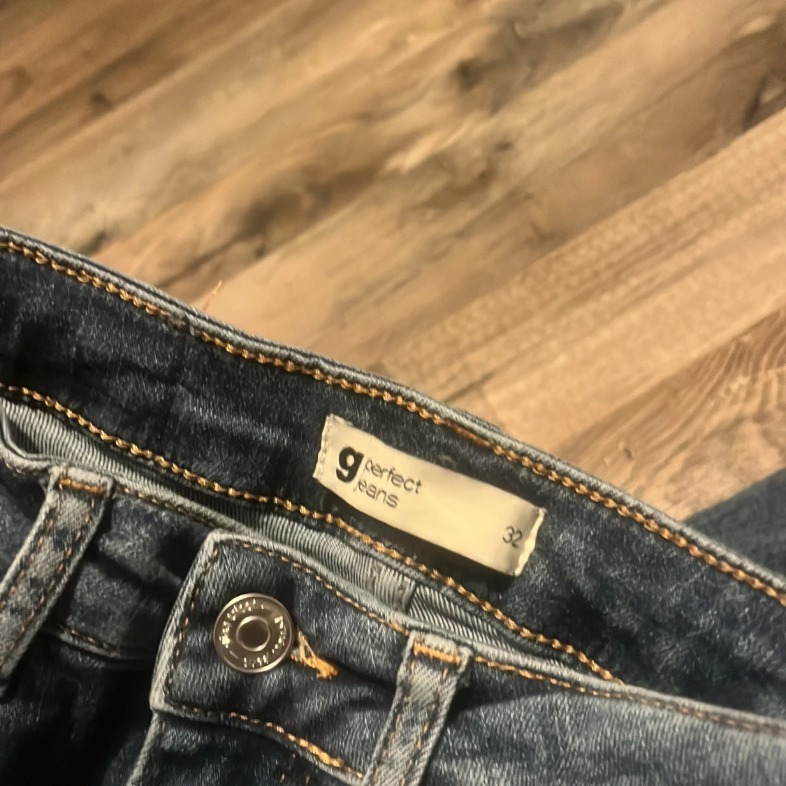 Blå Perfect Jeans från Gina Tricot - 3