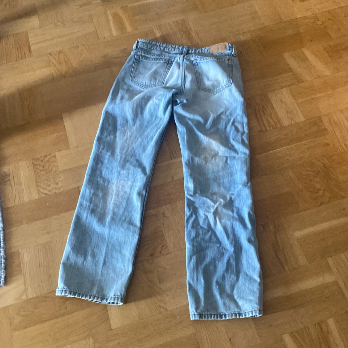 Weekday Arrow Low Straight Jeans ljusblå - 1