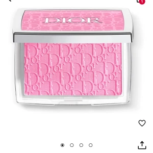 Dior blush  - Hej! Jag säljer den här blushen som jag inte använder, den kom i ett sett och därför finns det ingen box. Färgen 001 PINK 💕 nypris på Sephora är 499+frakt, jag säljer för 300. ENDAST TESTAD