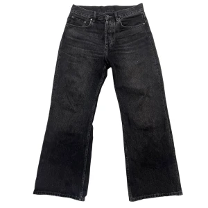 Acne Studios 2021m jeans  - Använda några gånger, nypris runt 4700kr kvitto finns köpta på farfetch