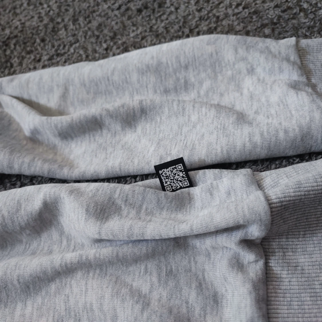 Grå sweatshirt från Hugo Boss - 4