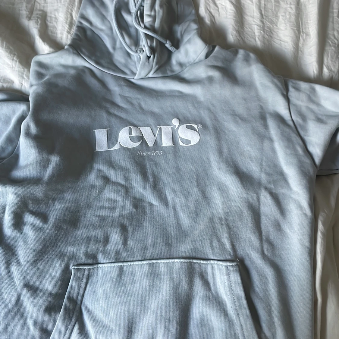 Ljusgrå/blå Levi's hoodie med tryck - 2