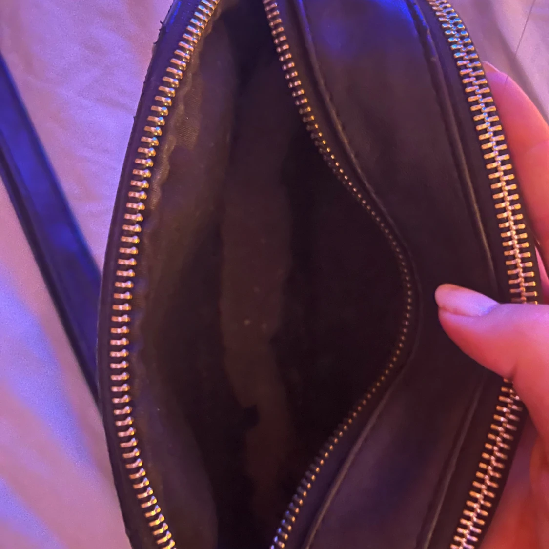 Liten svart axelväska - 2