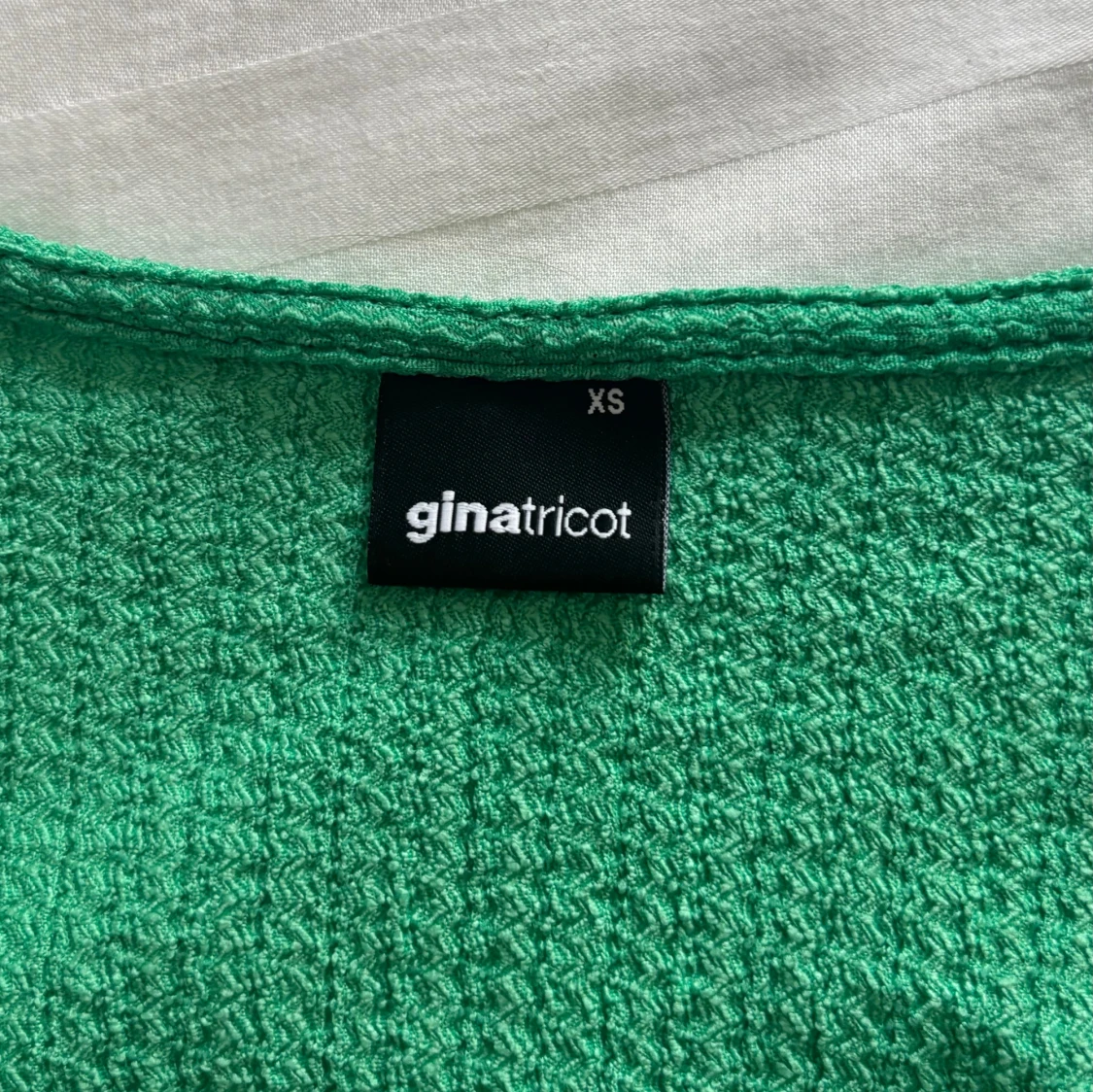 Grön blus med knyt från Gina Tricot - 3