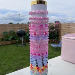 Färgskiftande armband självlysande  - 1 st armband ,skiftar färg i dagsljus 