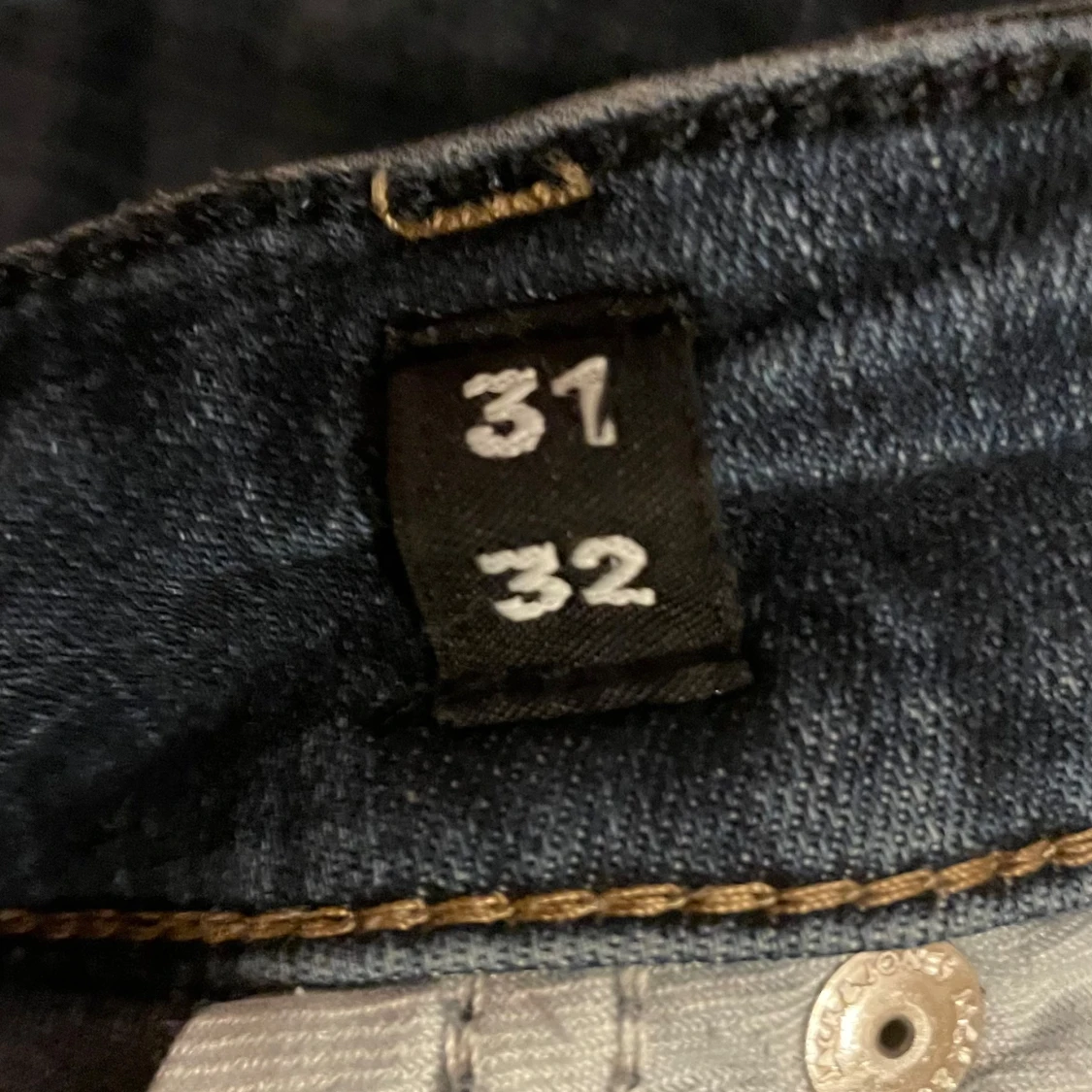 Mörkblå jeans från Jack & Jones 31/32 - 1