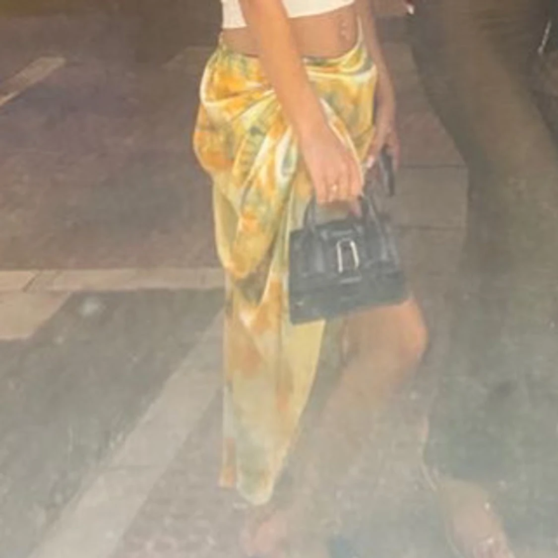 Gul och grön omlottkjol med slits - 1