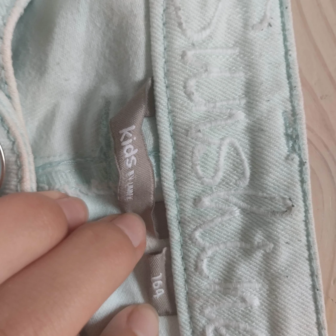 Ljusblå lågmidjade jeansshorts  - 3