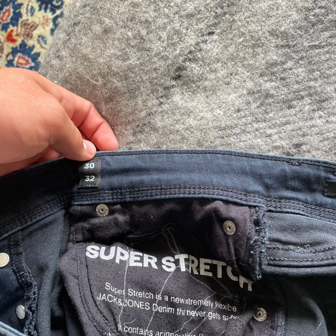 Mörkblå jeans från Jack & Jones  - 2