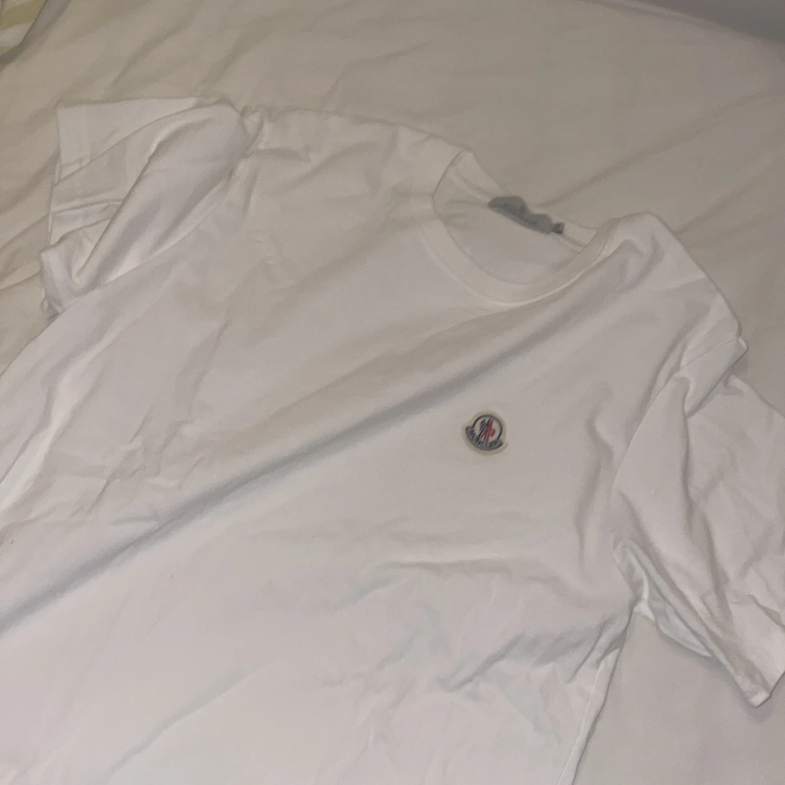 Vit Moncler t-shirt kvitto finns - 3