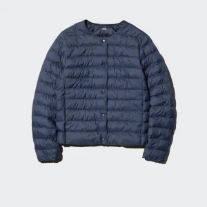 Höst jacka - Höst jacka från uniqlo, ganska använd men finns inga tecken på slitage eller defekter. Köpt för 749kr