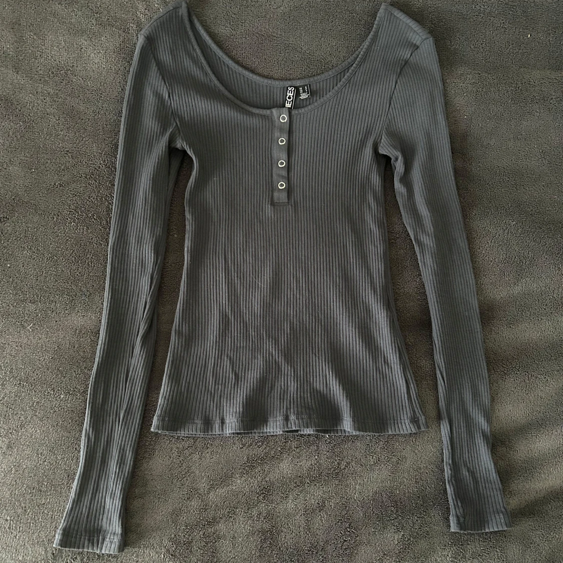 Blå/grå ribbad långärmad topp Pieces